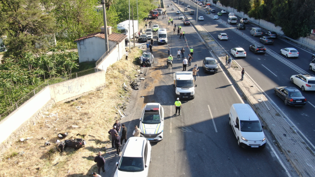 Freni patlayan tır 6 araca çarptı! Ölü ve yaralılar var