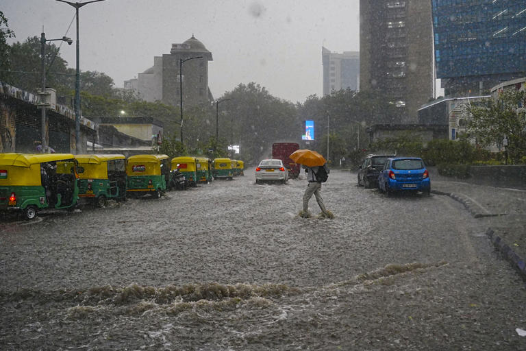 Light rain, thunderstorms bring modicum of respite to northern states ...