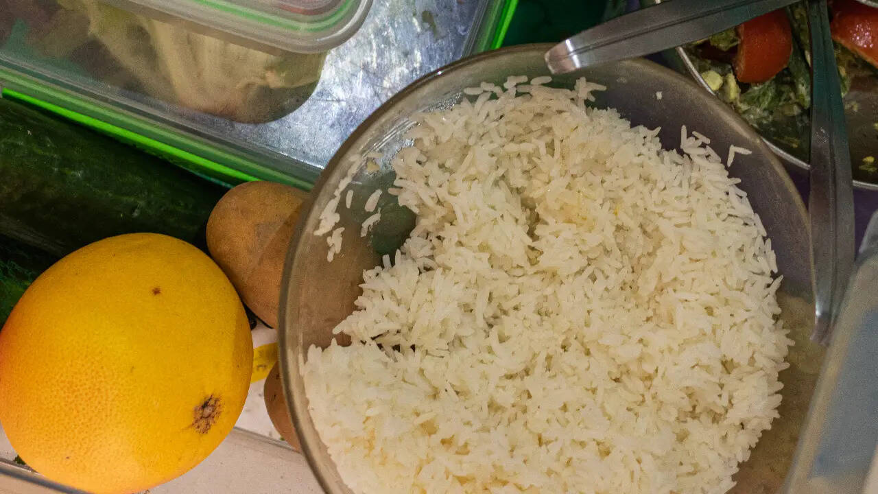 Why does day-old rice get dry in the refrigerator? 4 easy fixes to keep ...