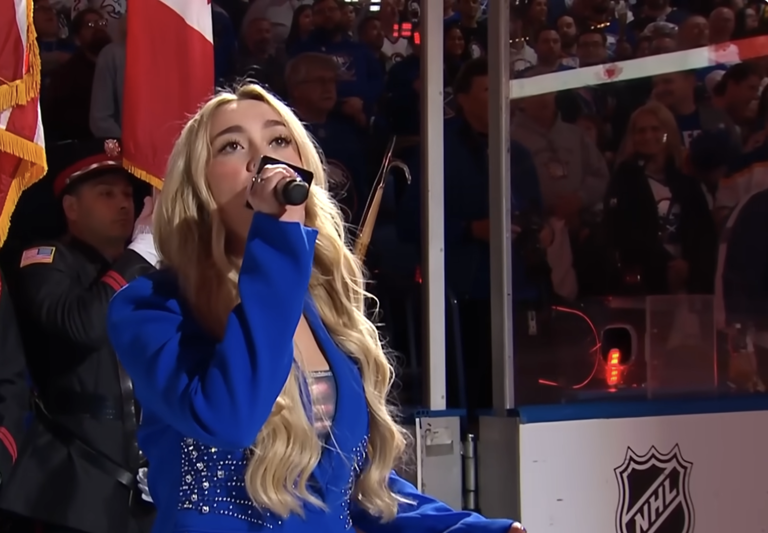Buffalo crowd belts out 'O Canada' after mic fail