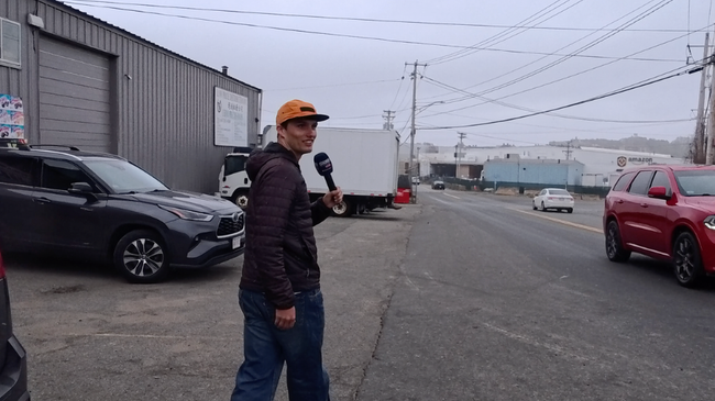 Local social media influencer walks to Logan Airport in viral video