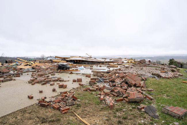 More tornadoes spawn as central US deals with sixth day of severe weather
