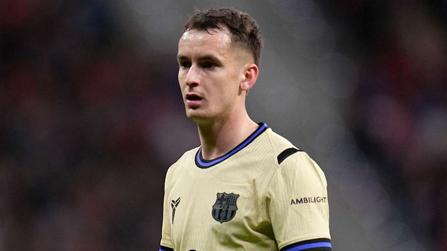 Minutes have been hard to come by for Marc Casadó in 2025–26. | Aitor Alcalde Colomer/Getty Images