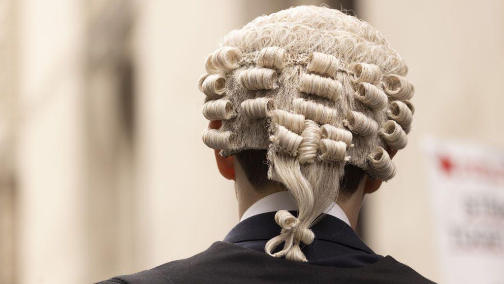 Lawyer collapsed at court after showing up drunk