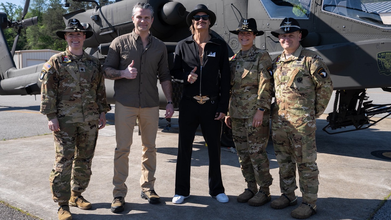 Why did Kid Rock get a ride in a US Army helicopter?
