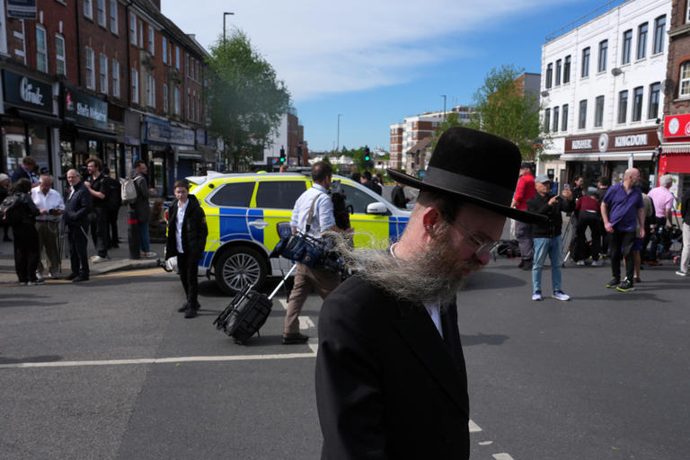 London police say stabbing of 2 Jewish men is an act of terrorism