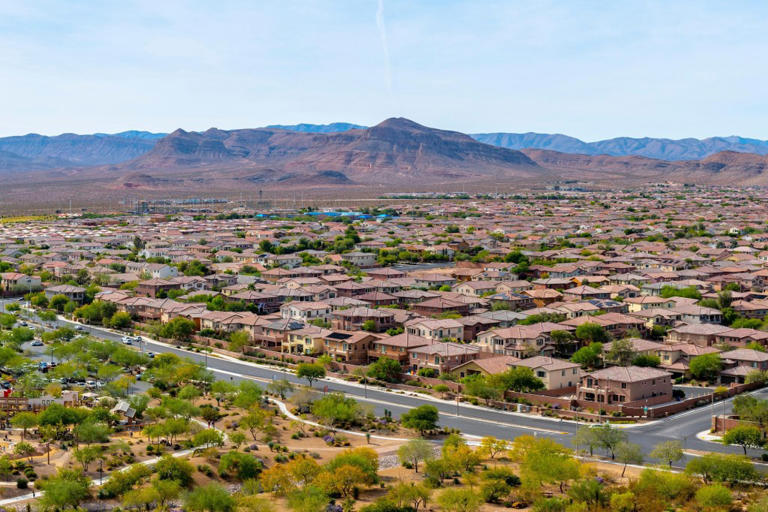 One of America’s oldest weather observatories shows people the science ...