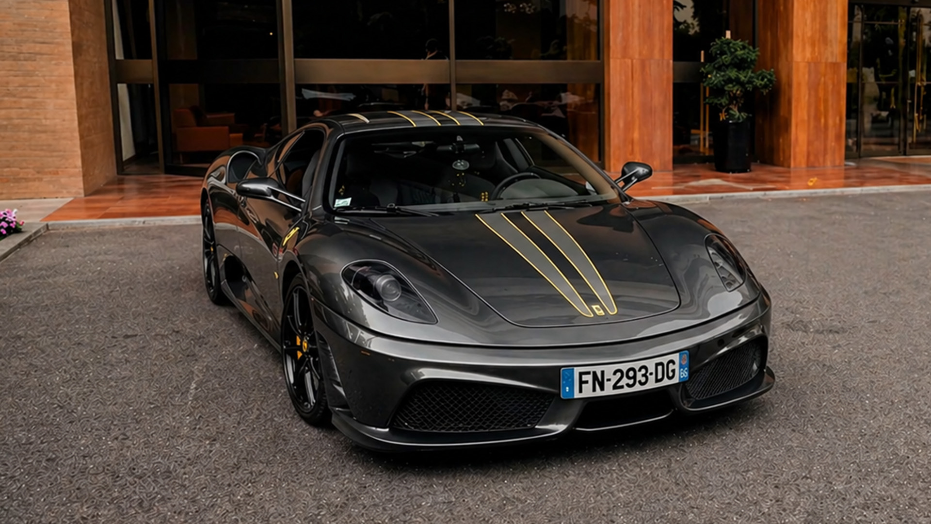 I was not ready for this straight pipe Ferrari