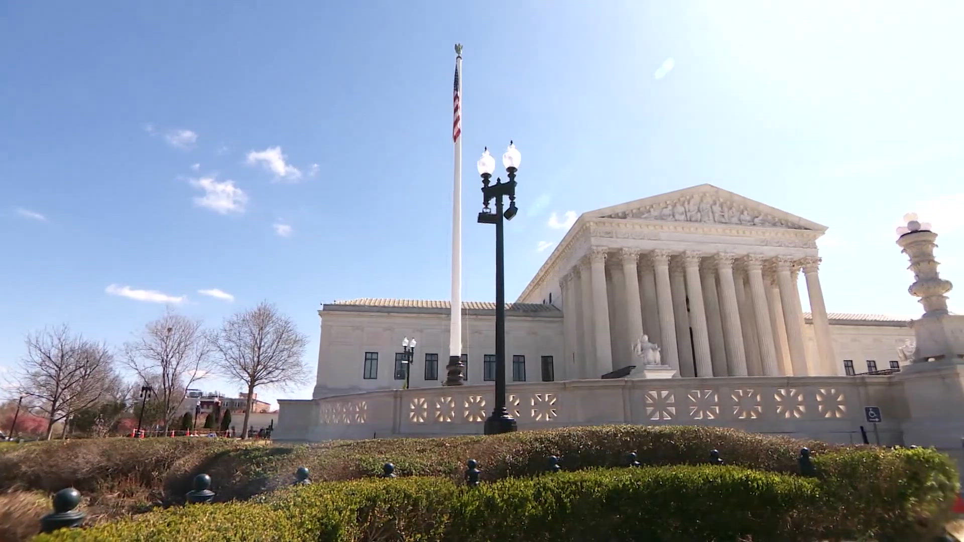 Supreme Court strikes down part of Voting Rights Act