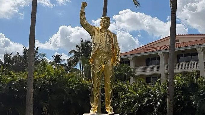 Don Colossus: 22-foot gold Trump statue sparks buzz and backlash