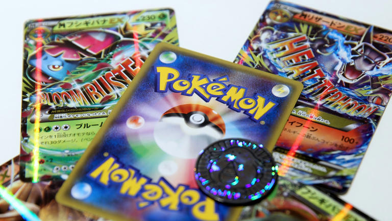 pokemon floatzel card Amazon.com: Floatzel 047/198 - Reverse Holo - Scarlet & Violet main image 0