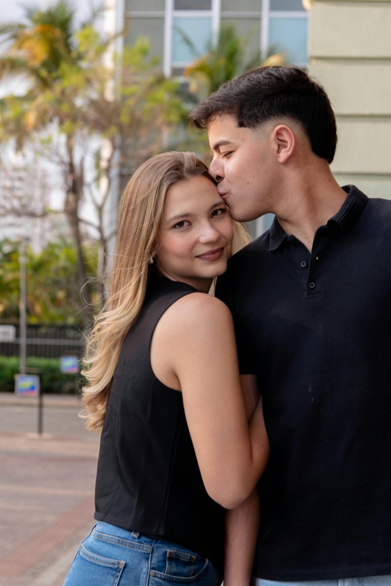 13 things a loving wife will never do to her husband if she's happy in