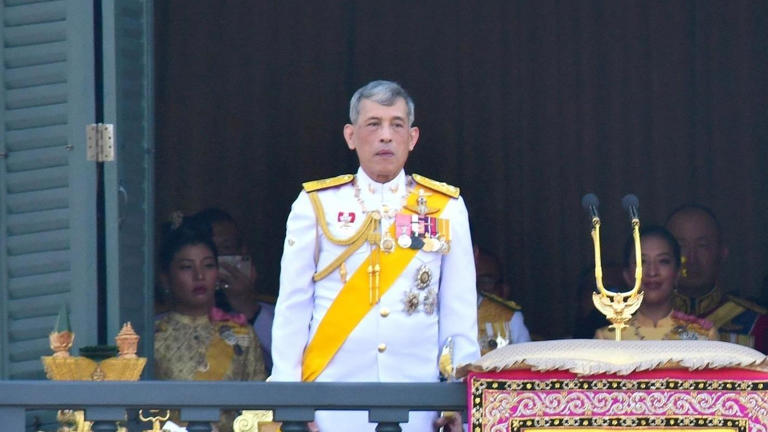 Thaïlande - Rama X, roi de Thaïlande : qui est son fils de 21 ans, Dipangkorn Rasmijoti, censé lui succéder ?