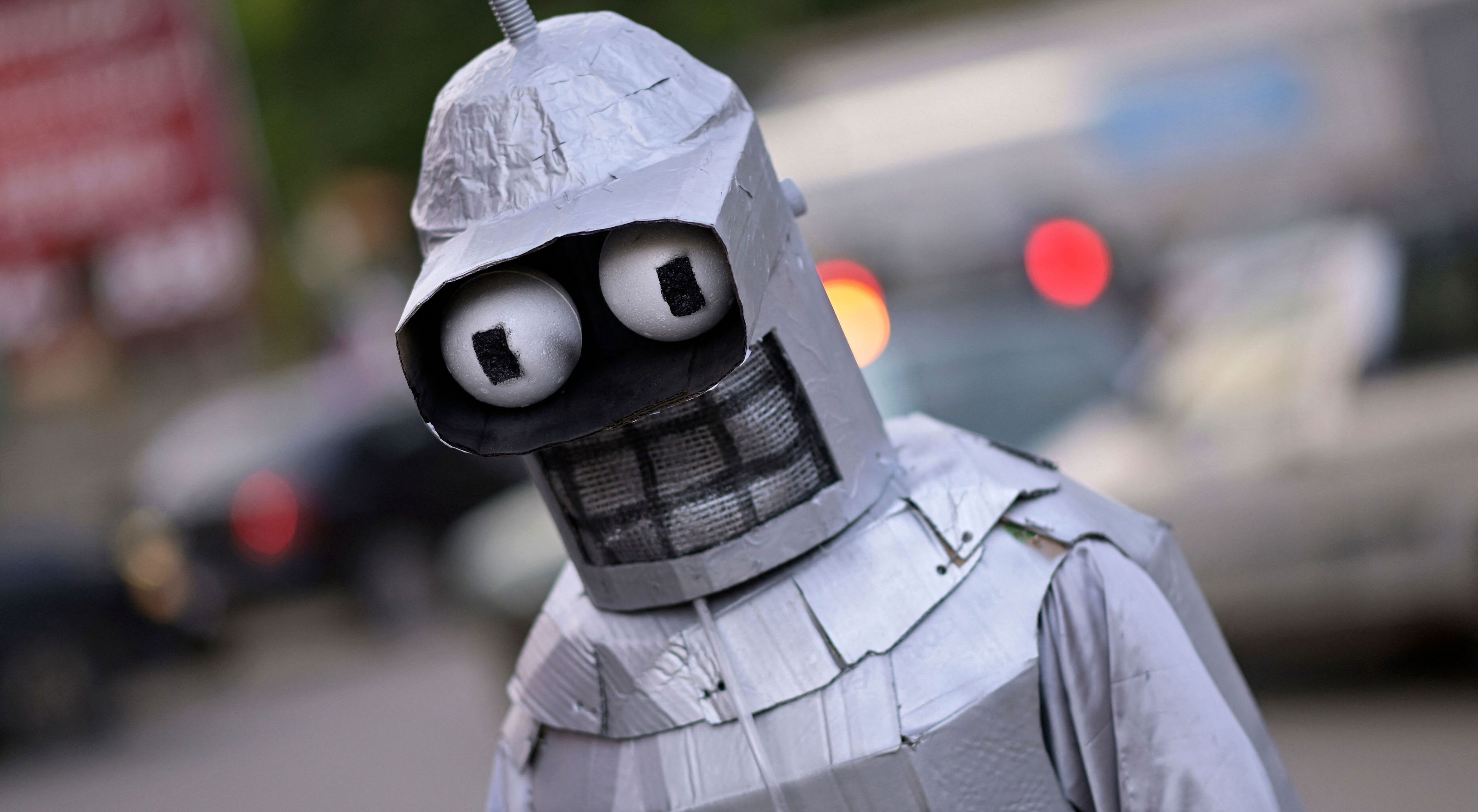 Uno reverse: Humans are pretending to be AI chatbots at an anti-AI website