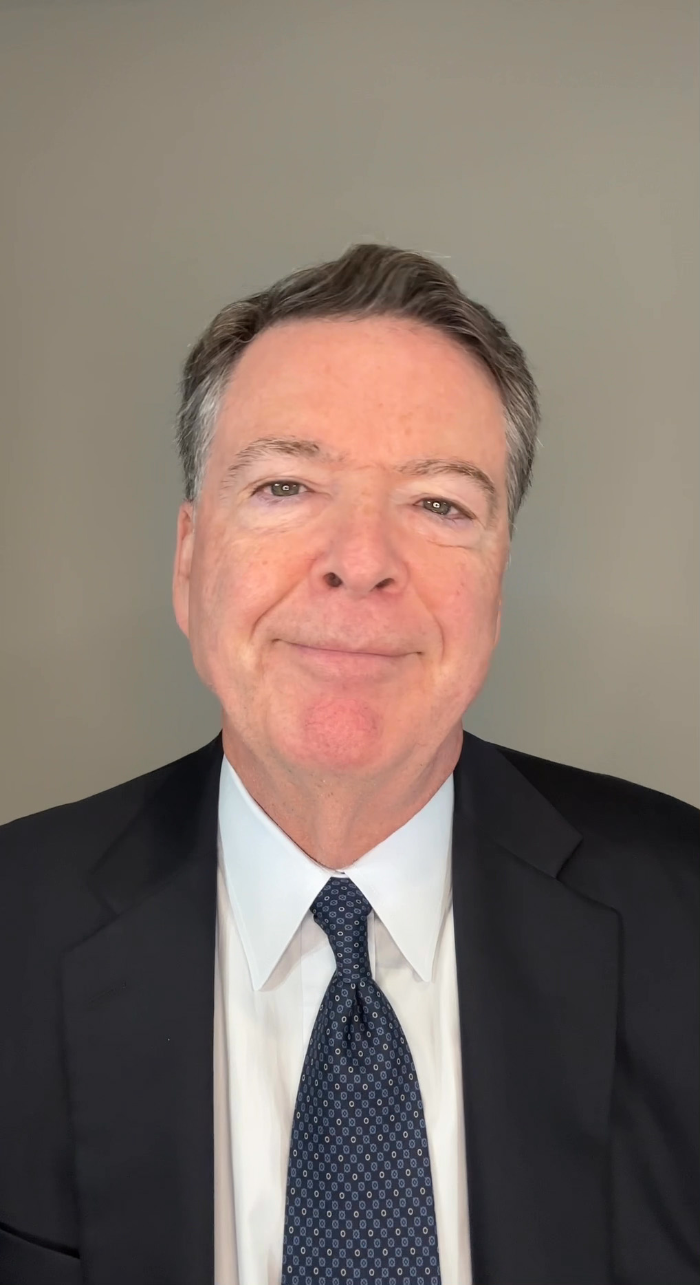 Ex-FBI director James Comey surrenders to feds on charges he threatened ...