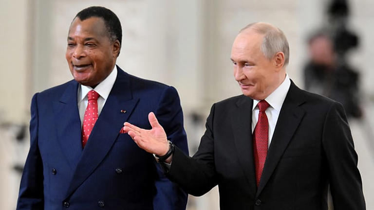 Congo : Sassou-Nguesso rencontre Poutine au Kremlin / Denis Sassou-Nguesso se comporte comme un chef de tribu, d'après Maître Amar Poaty, Sassou Nguesso n'a jamais gagné d'élections au Congo, (la même configuration que le tricheur Paul Biya du Cameroun) 3 vidéos