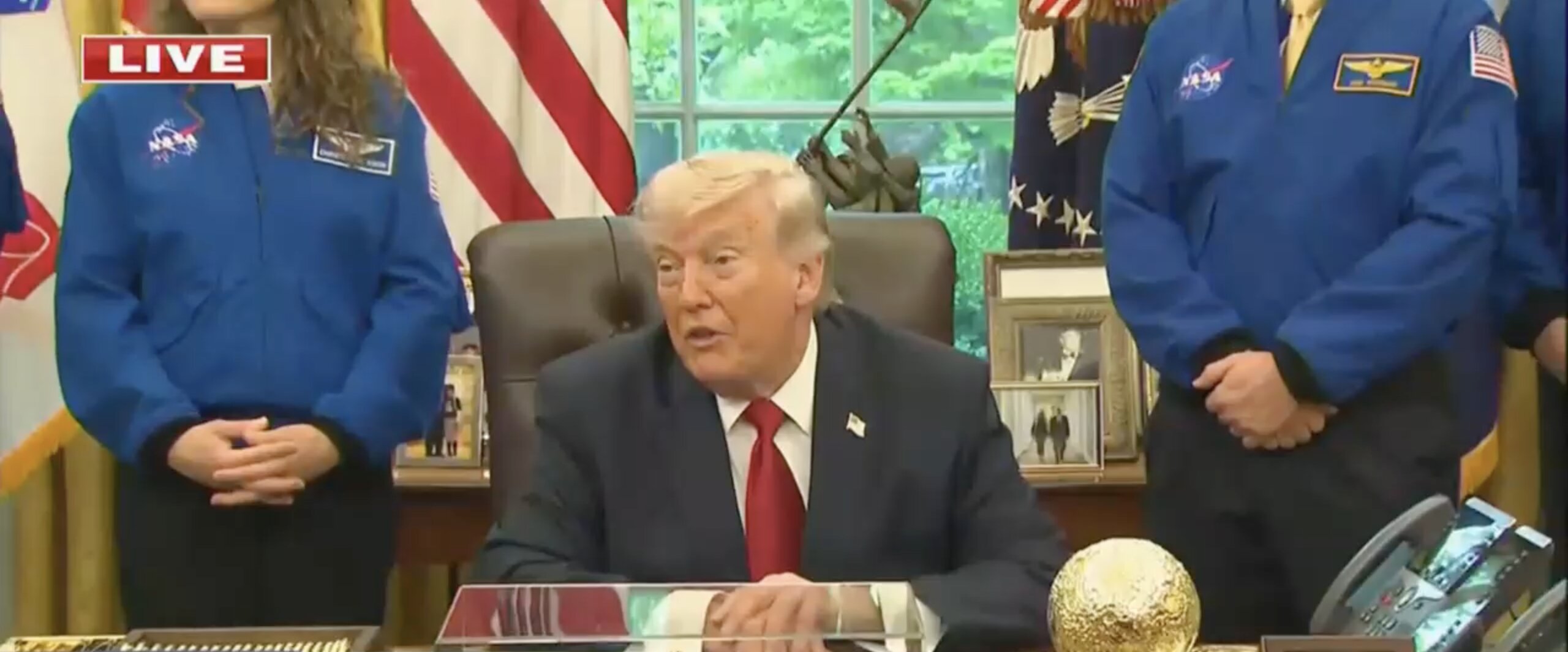 Trump claims he has what it takes to be an astronaut during meeting ...