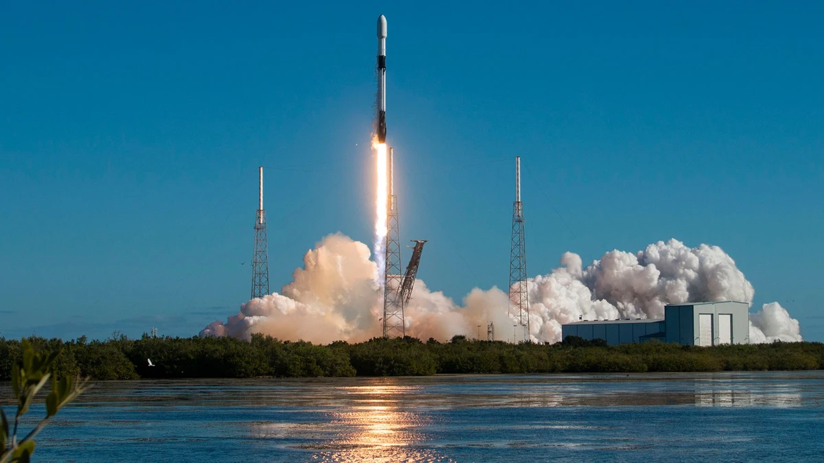 Un cohete Falcon 9 de SpaceX se estrellará este verano contra la Luna a ...