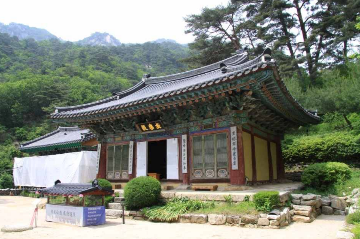 현등사 극락전 등 사찰 건축물 열 건 보물 된다