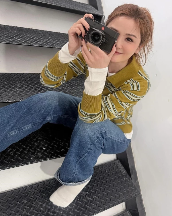 新婚阿Sa蔡卓妍44歲減齡穿搭12套解析＋少女感穿搭技巧完整教學
