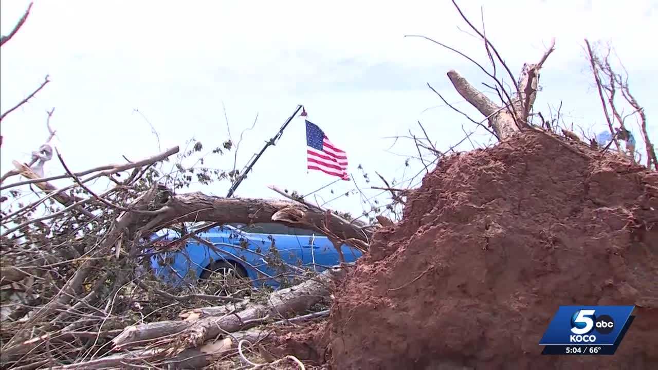 Volunteers, Enid residents continue cleanup efforts after EF-4 tornado ...