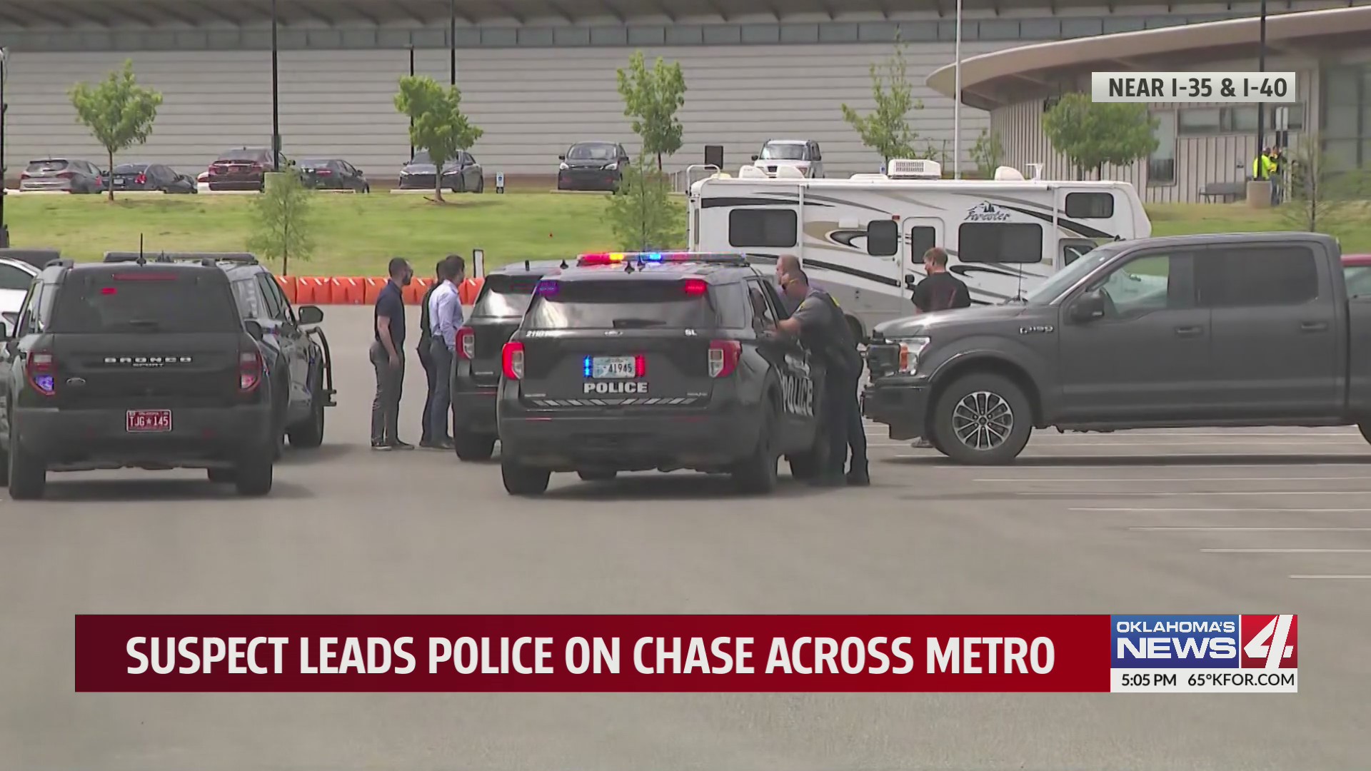 Suspect leads police on chase across metro