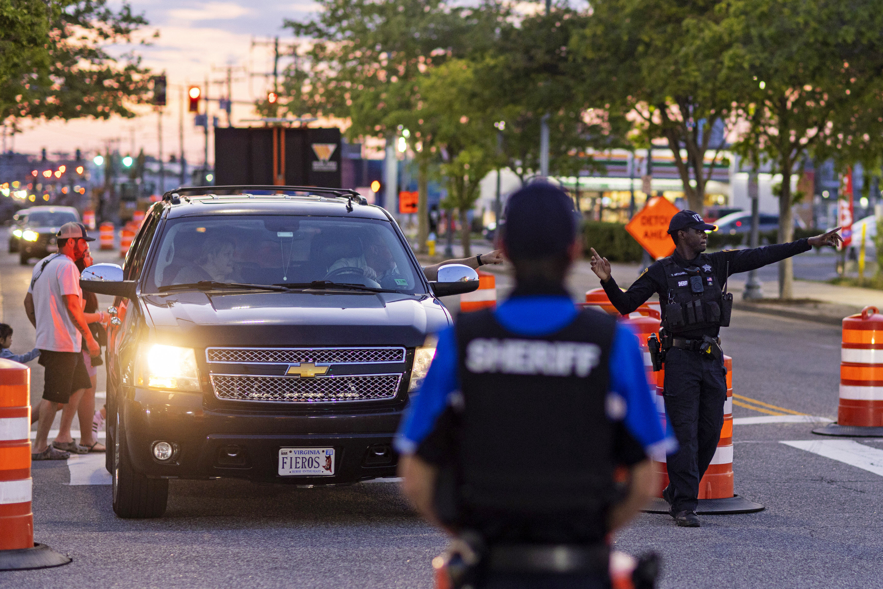 2 people arrested for violating curfew sue Virginia Beach for $10 million