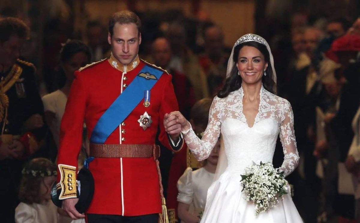 Hôn nhân 15 năm 'không thể lay chuyển' của William - Kate