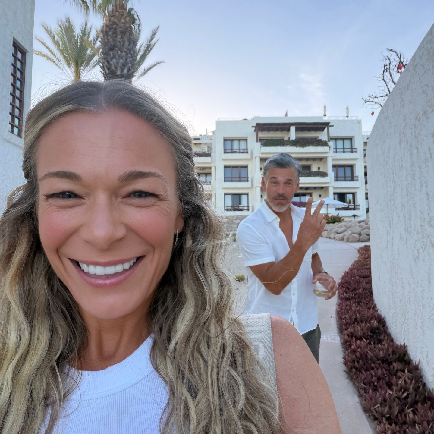 LeAnn Rimes suffering from severe illness, forced to cancel shows after ...