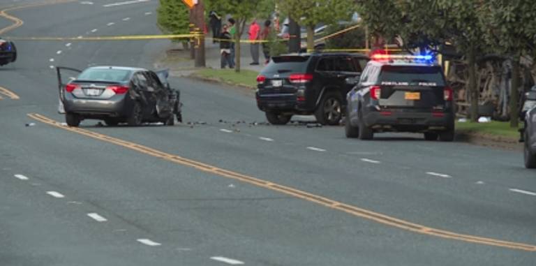 Woman in custody after police chase ends in 3-vehicle crash in NE Portland