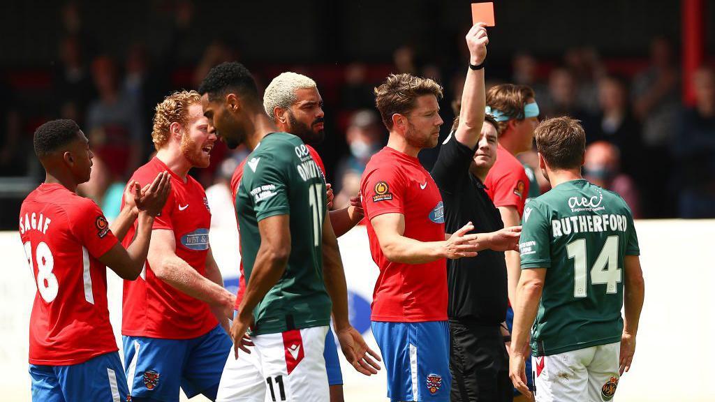 Cuando la primera temporada de Wrexham en Hollywood terminó en lágrimas en el último partido.