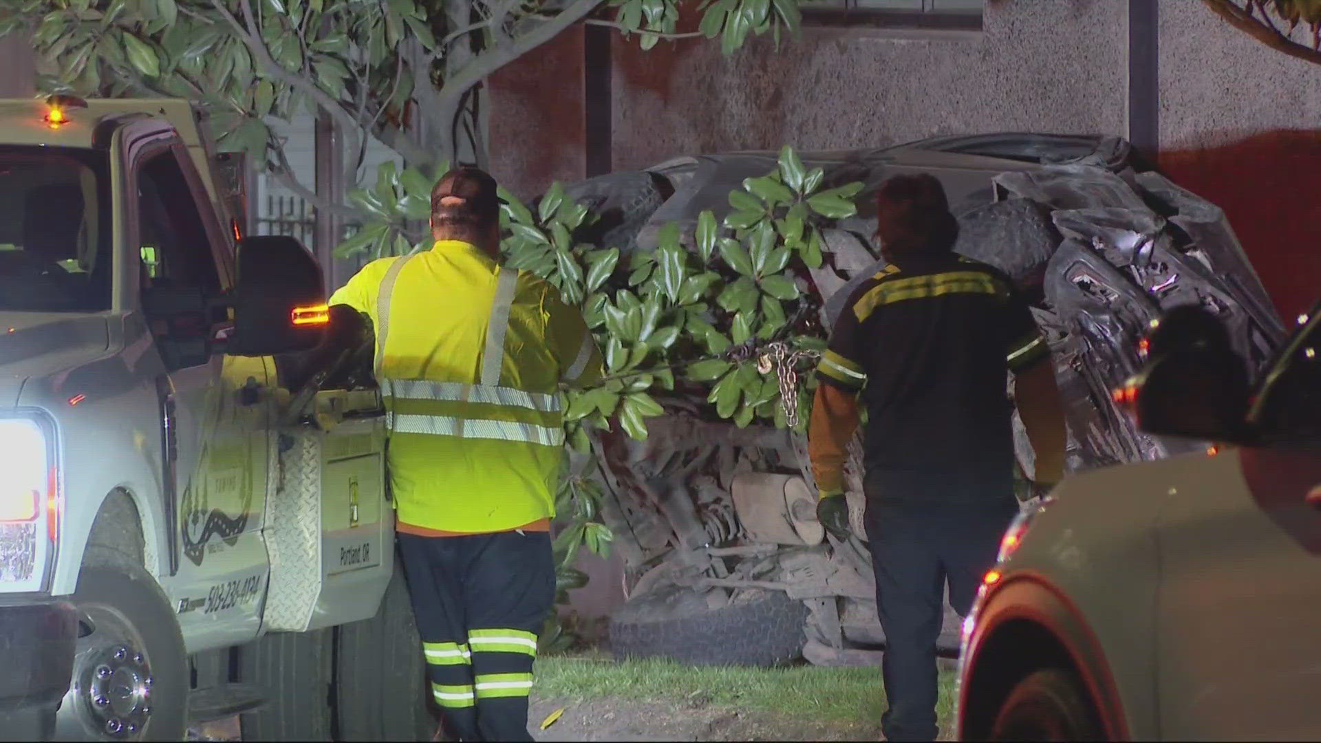 Police chase ends in rollover crash, injuries in North Portland