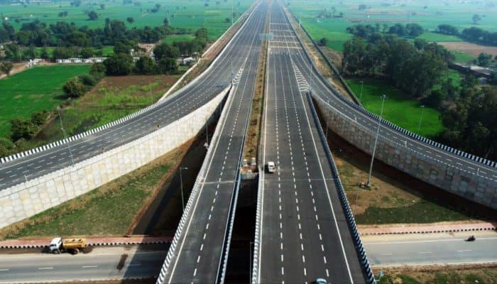 Delhi-Mumbai Expressway tragedy: 5 devotees burnt alive as moving car ...