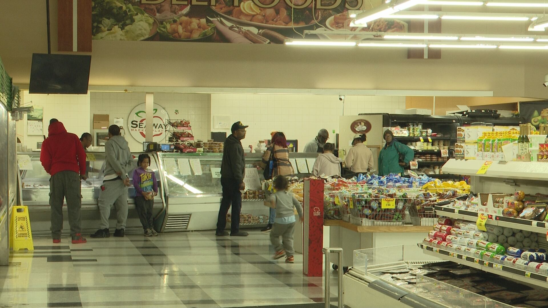 Grocery prices climb 3.3% as shoppers tighten budgets