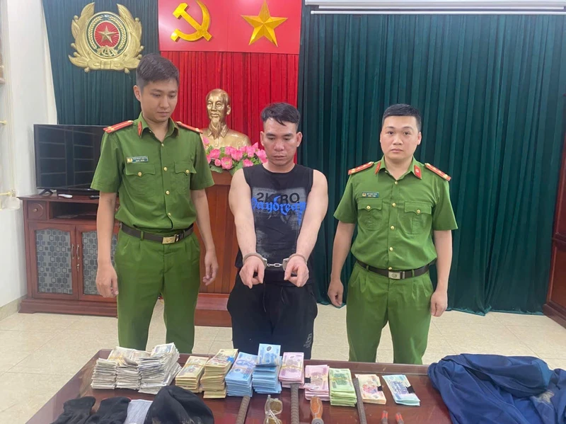 Khởi tố đối tượng trộm tiền công đức tại nhiều cơ sở thờ tự