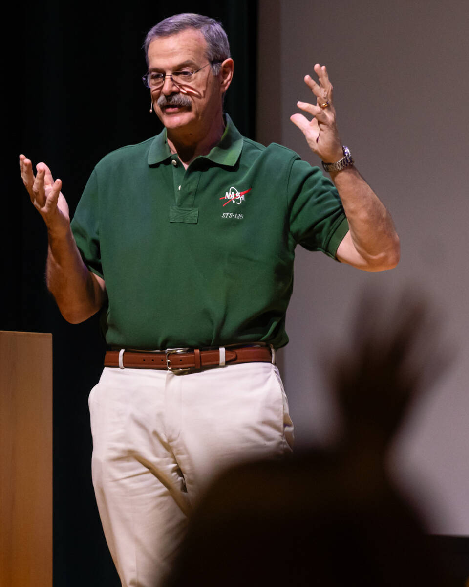 Ex-NASA astronaut encourages Las Vegas kids to reach for the stars — photos