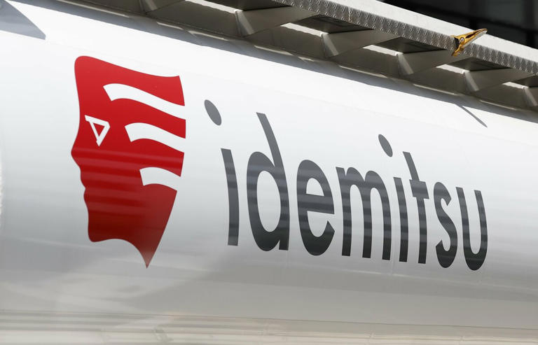 Japan oil refiner Idemitsu to supply 4 million barrels of crude to Vietnam
