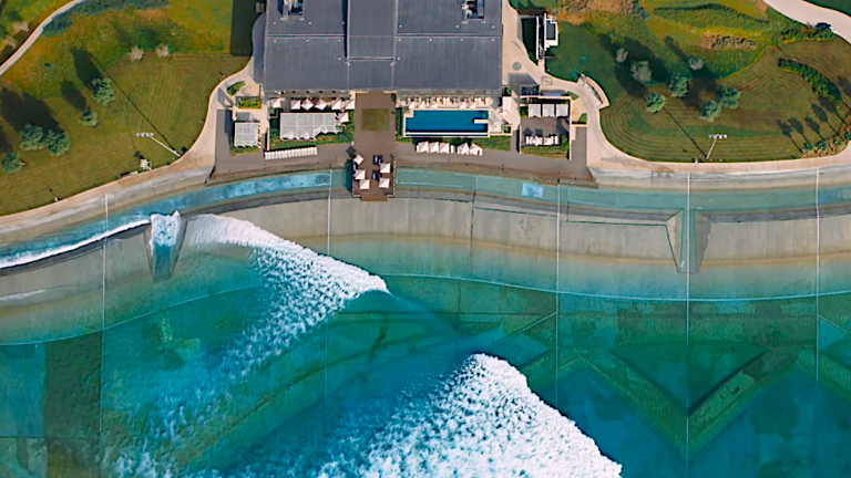 Kelly Slater wave pool quietly debuts ‘split wave’ setting in ...