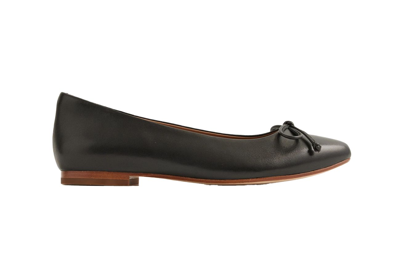 Italian Leather Pointed Bow Flat