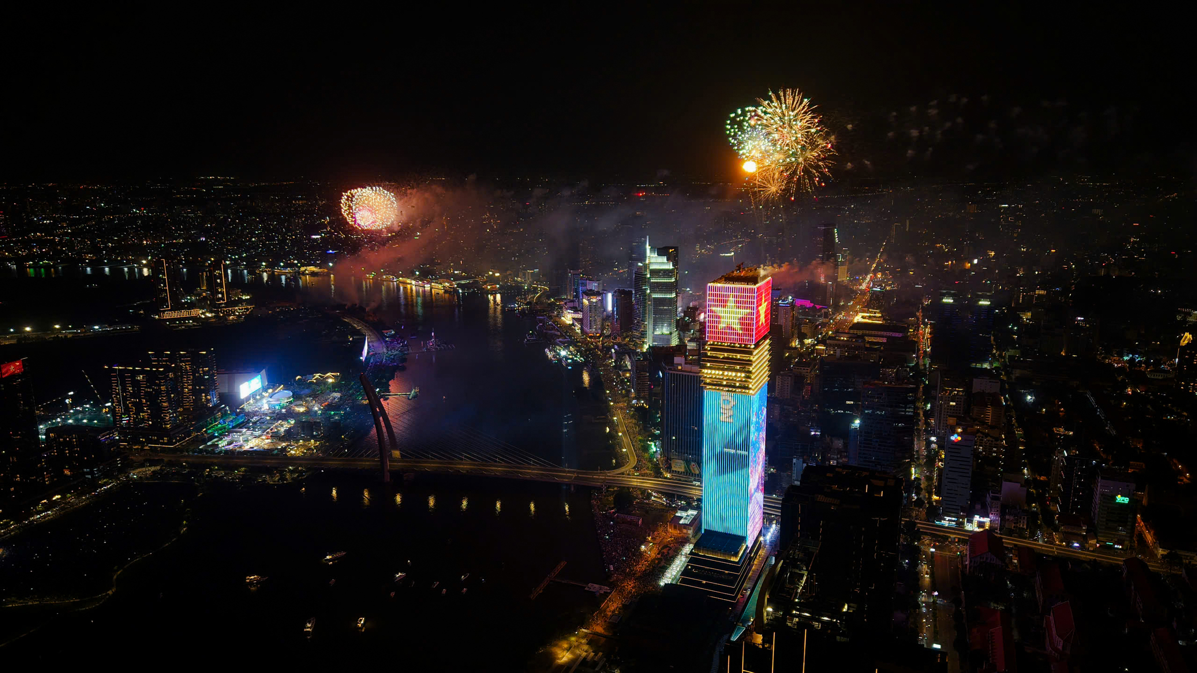 Cấm xe loạt đường trung tâm TP HCM tối 30/4 để bắn pháo hoa