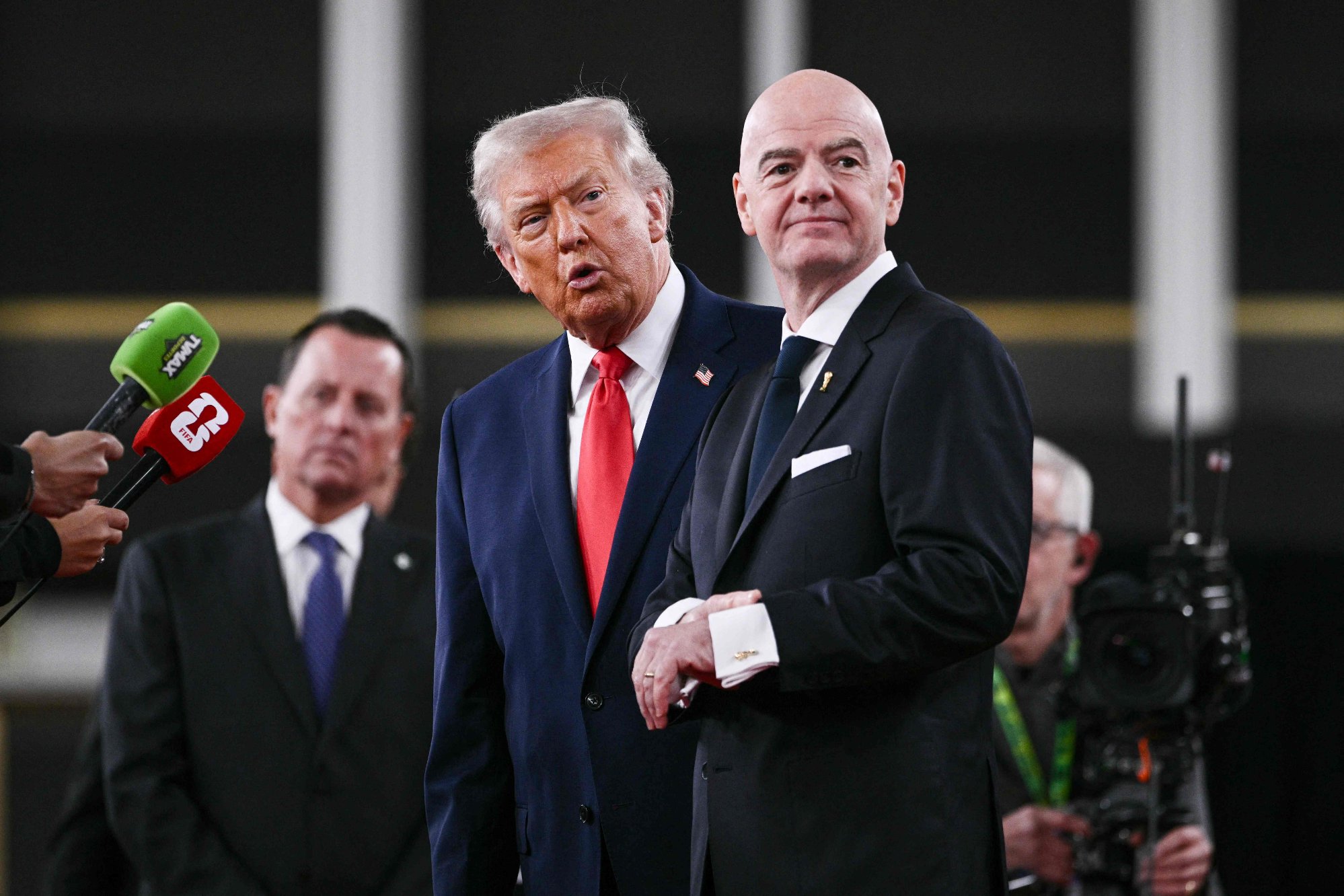 Et bild eav Donald Trump og Gianni Infantino