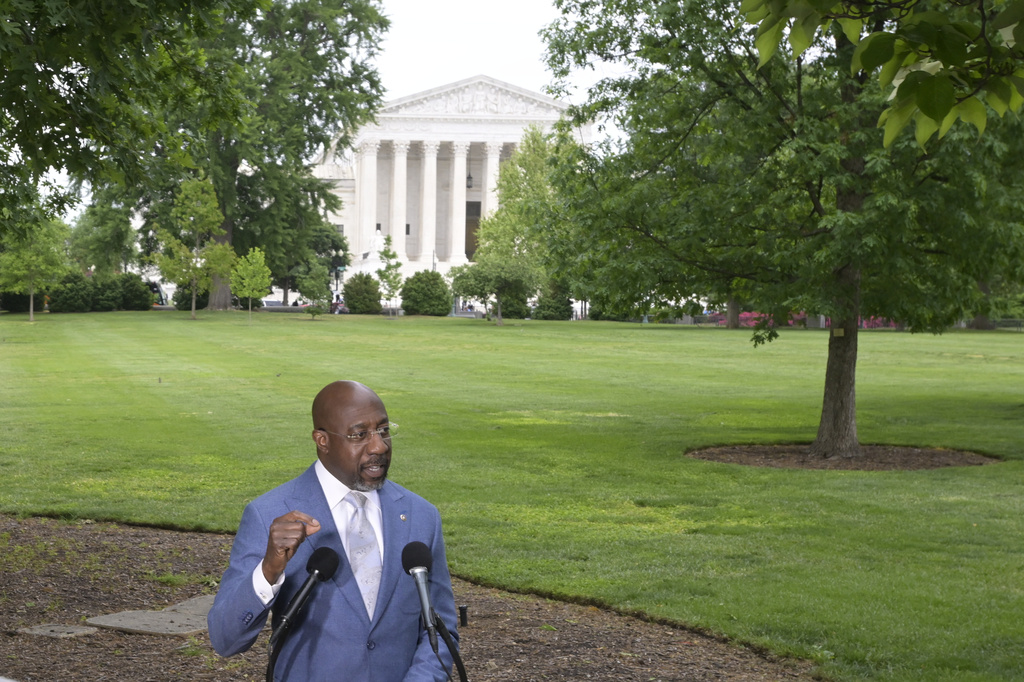 Supreme Court weakens the Voting Rights Act and aids GOP efforts to ...