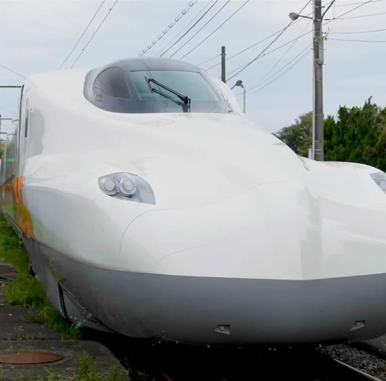 影》高鐵N700ST新車曝光!史哲拍片開箱「鴨嘴獸」塗裝