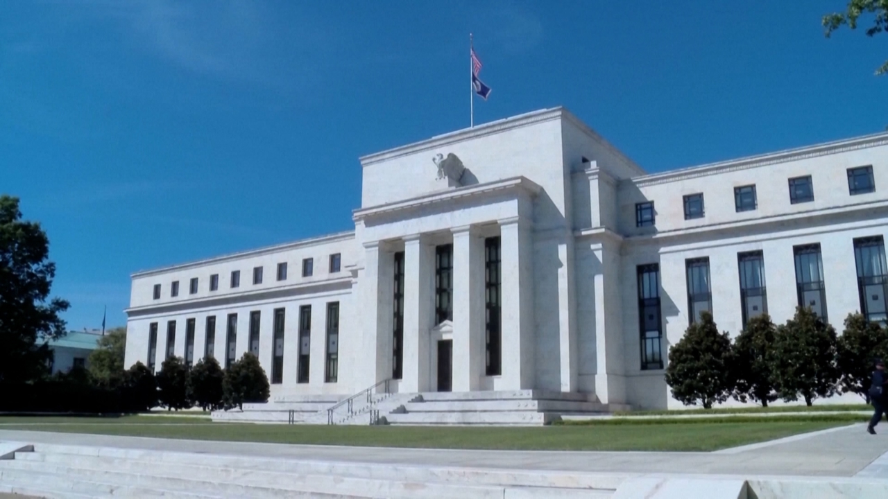 Fed keeps interest rates unchanged amid inflation risks