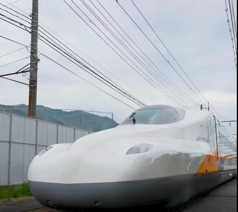 高鐵新車曝光造型猶如鴨嘴獸 董座：很好睡