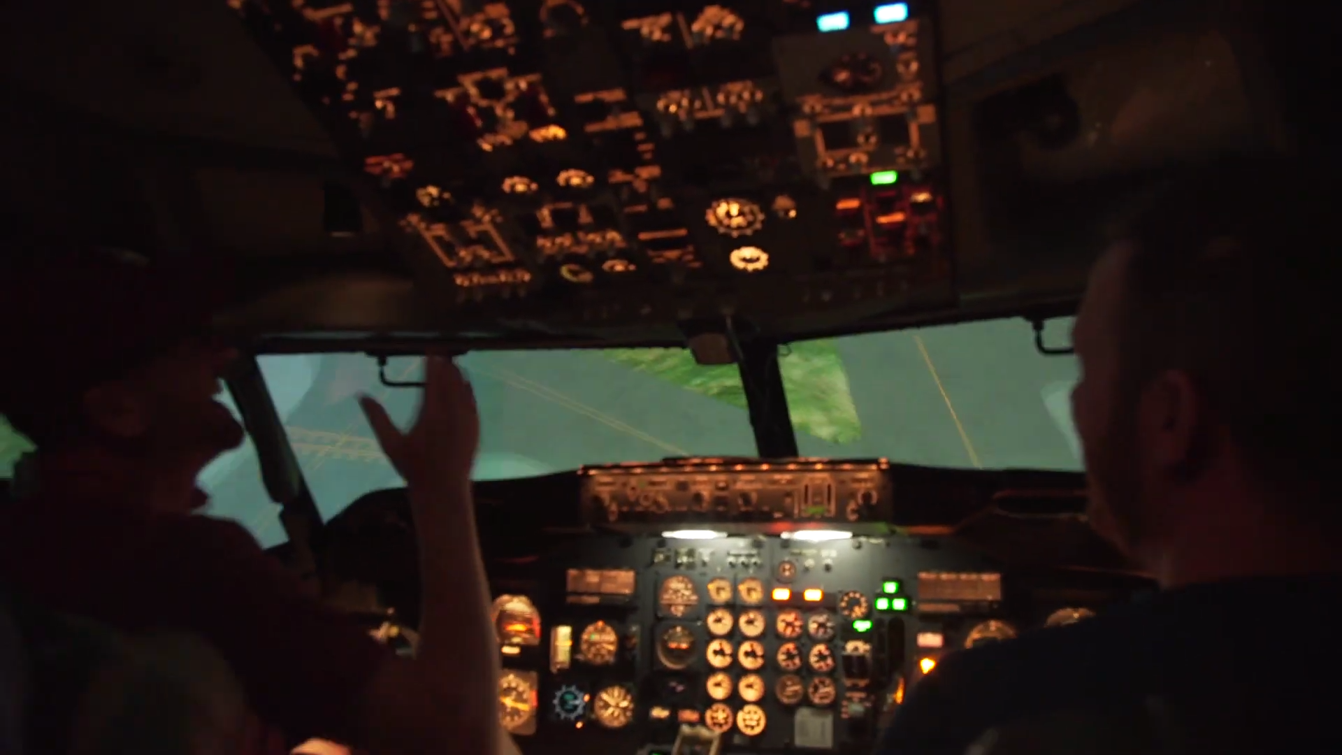 Watch the simulated crash that shocked everyone in the cockpit