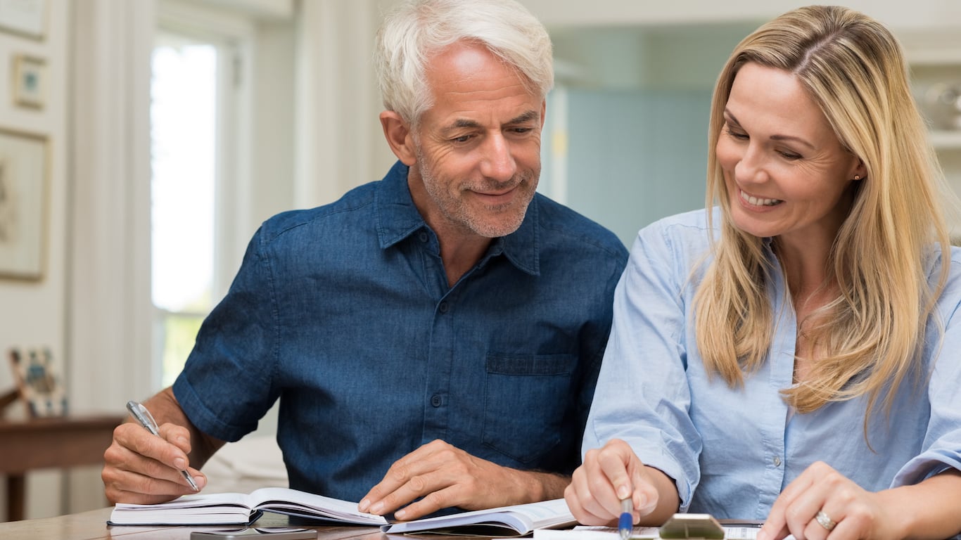 Baby boomers should move to these 5 safe dividend ETFs before September