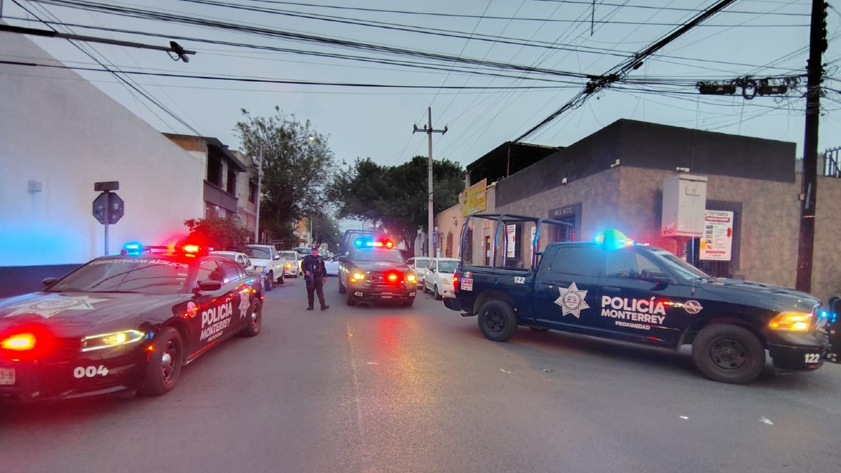 Atacan a balazos a hombre afuera de domicilio en el centro de Monterrey ...