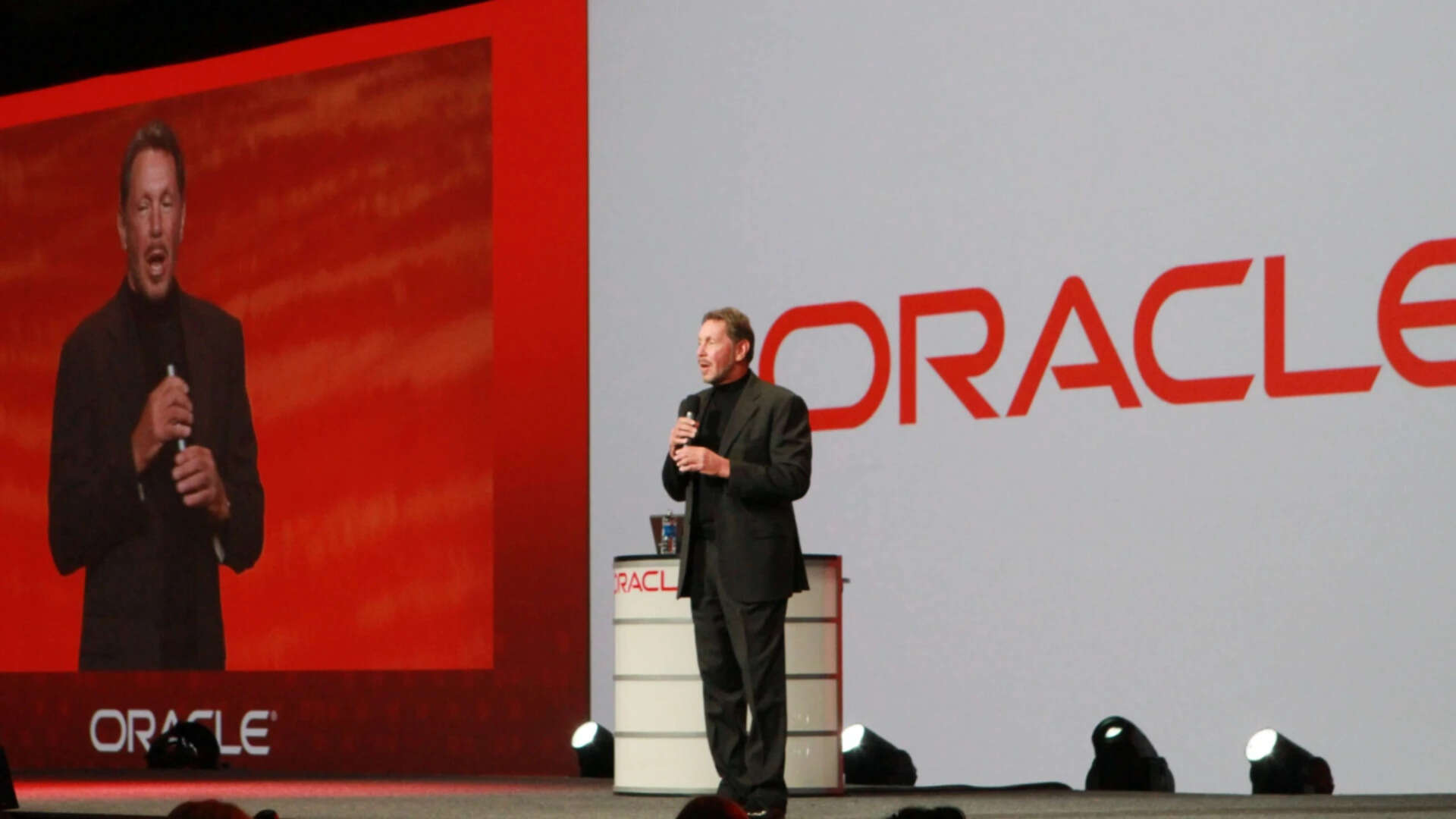 Oracle, once again, makes clarifications on the $300 billion promise to ...