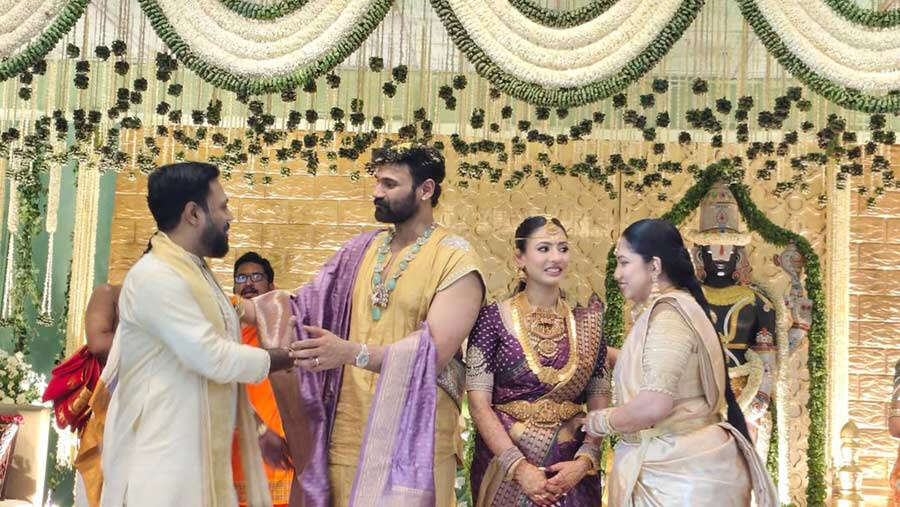 Pics: Bellamkonda Sreenivas and Kavya Reddy get married